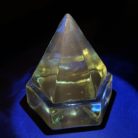 Light Green Ship Deck Glass Prism Pyramid Nautical Maritime Paperweight - Picture 8 of 9